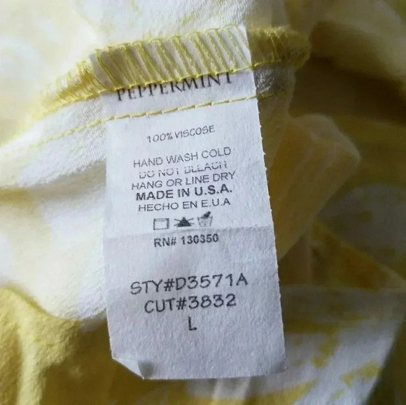 Peppermint Sun Dress Large NWT Keyhole Back Yellow Soft Flowers - Picture 3 of 4